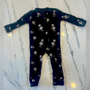 6-12 month Kyte baby Zippered Romper in Small Midnight Magnolia